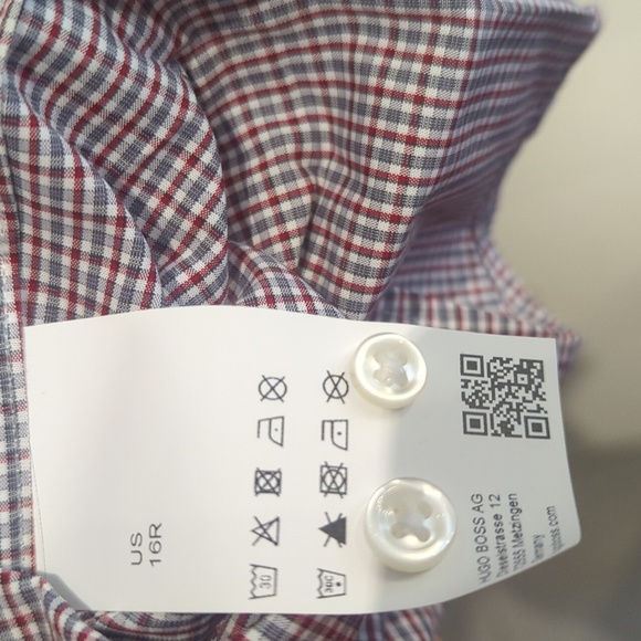 Hugo Boss Men's Sharp Fit Red White Gray Plaid Shirt - M Like New - Picture 6 of 8
